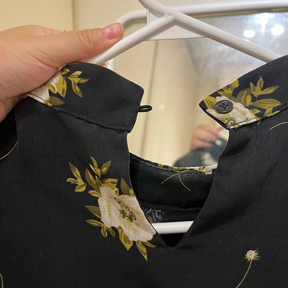 BOGO: Floral maxi dress - Picture 2 of 3